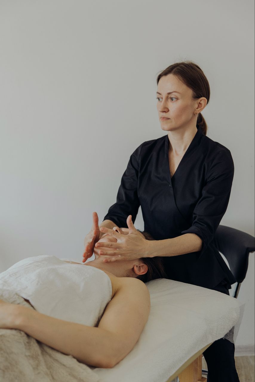 Професійні захворювання масажистів та їх профілактика